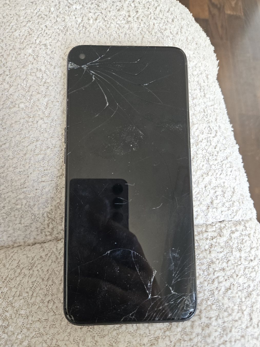 Oppo Handys / Smartphones: Smartphone Oppo schwarz gebraucht  – Defekt aus Oberwil BL von Nymeria_1993 1