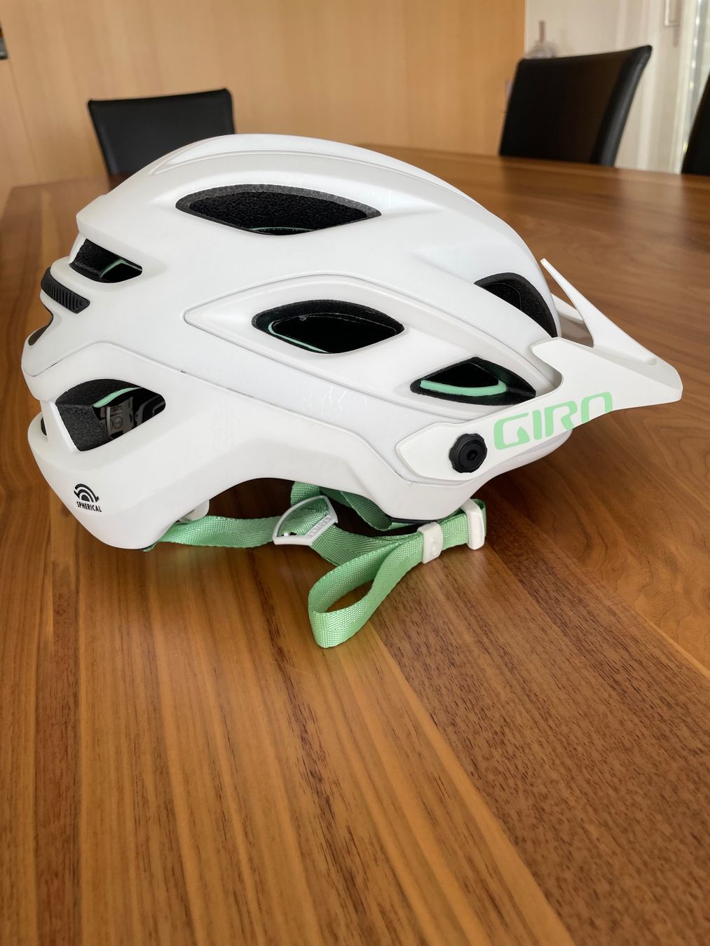 Helme: Velohelm Giro Merit W Mips, weiss Grösse M – Gebraucht aus Seengen von Ennos1 1