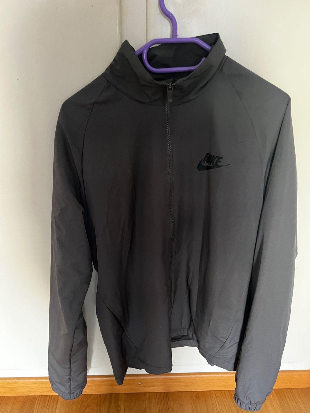 Nike Giacche: Nike vintage sportjacke – Usato da Zürich venduto da Miiau101
