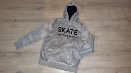 Warmer, flauschiger Skate-Hoodie 146 152 plüschstoff neuwert