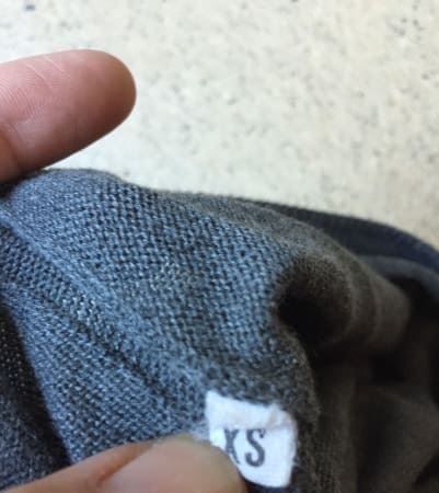 Pelikamo Maglioni & Felpe: PELIKAMO V-Pullover mit Ellbogen Patches – Usato da Zürich venduto da ClosetQueen 5
