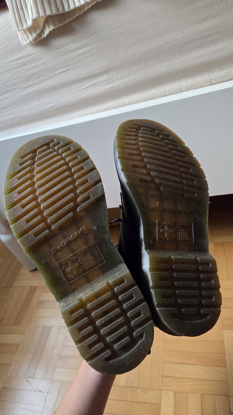 Dr. Martens Scarpe da uomo: LIKE NEW - Black Dr Martens 1460 – Nuovo (secondo la descrizione) da Zürich venduto da jul_l28v 3
