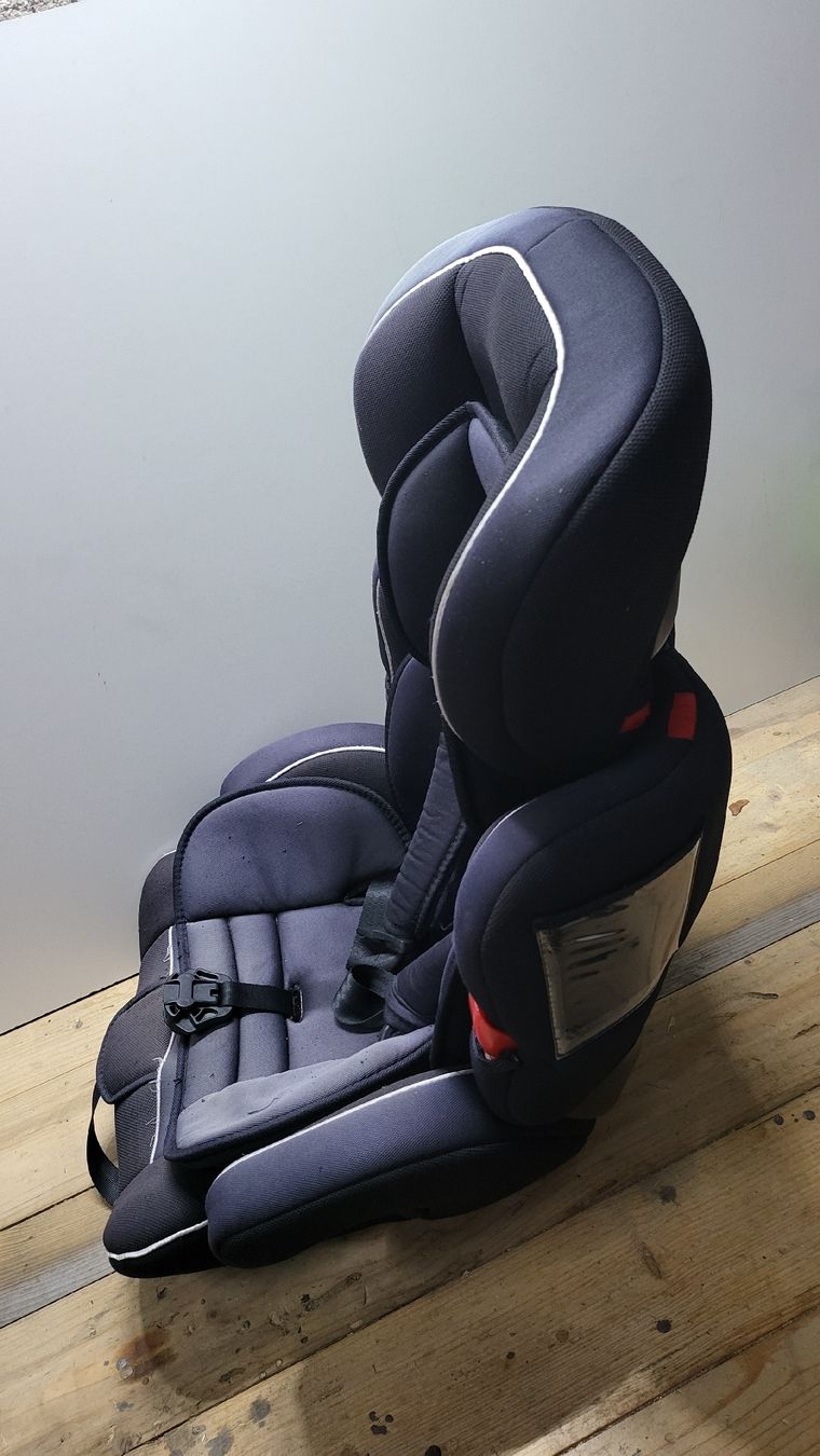 Seggiolini per auto: Kindersitz Osann blau gebraucht – Usato da Lengnau BE venduto da Yaunel 6