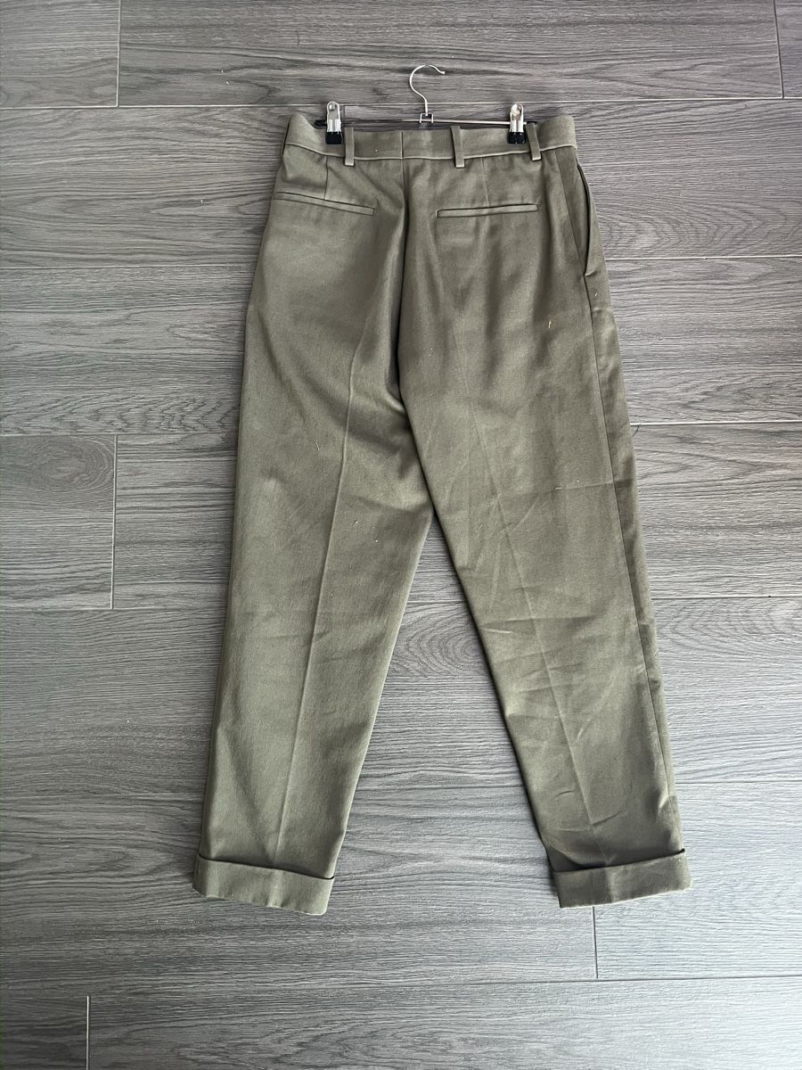 Cos Pantalons: Pantalon COS olive – Neuf (Voir description) à Villars-Ste-Croix par Maaaat 1