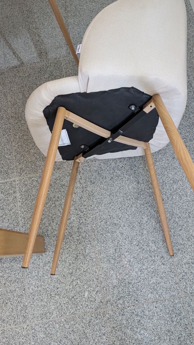 Chaises: 3-4 Esszimmerstühle beige – D'occasion à Glattfelden par Sparina 2