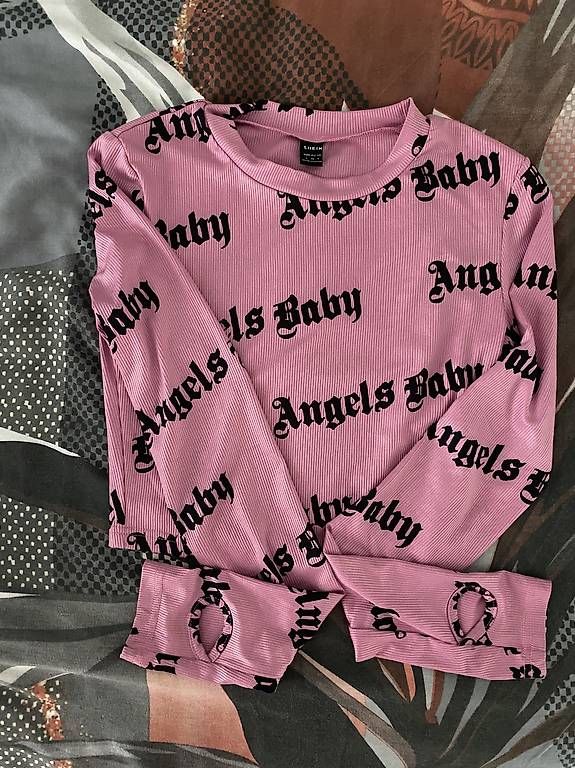 Lotti & Set di vestiti: Maglietta, vestitino, pantaloni  – Usato da Breganzona venduto da eva_b2fp