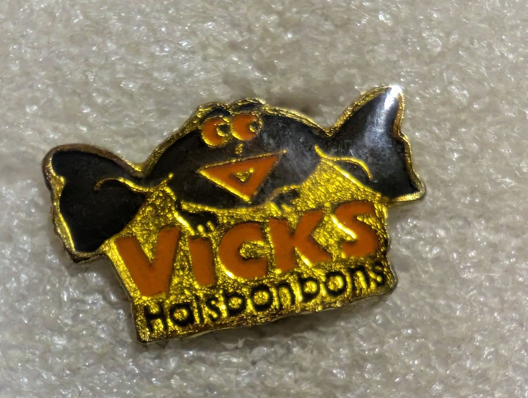 Plaquettes & Badges: Ansteckpin 41: Vick's – D'occasion à Oppligen par Pin-Fall-Shop