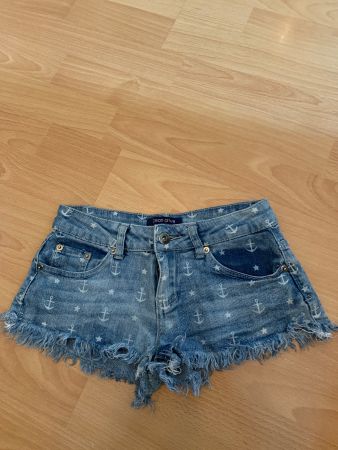 Joli short en jeans taille 32-34