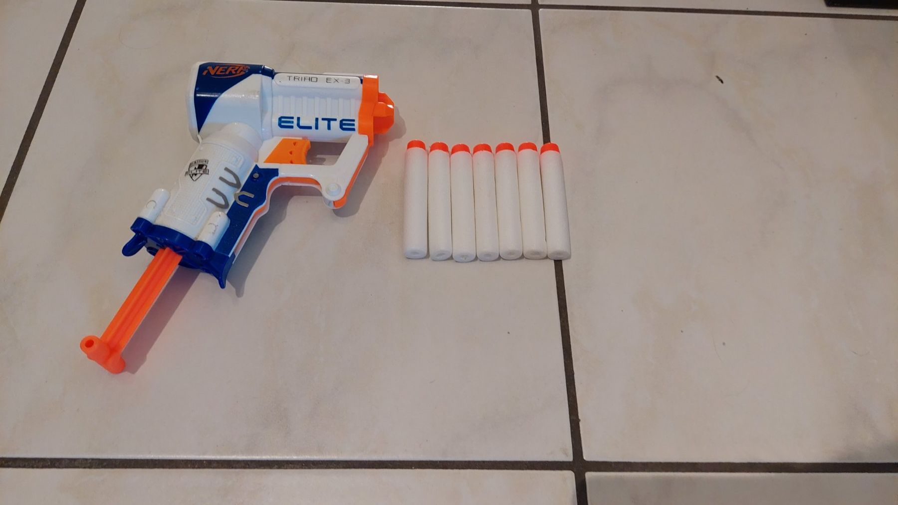 Nerf Giocattoli: Nerf pistole und 7 munition – Usato da münchenstein venduto da ewu_8lcz