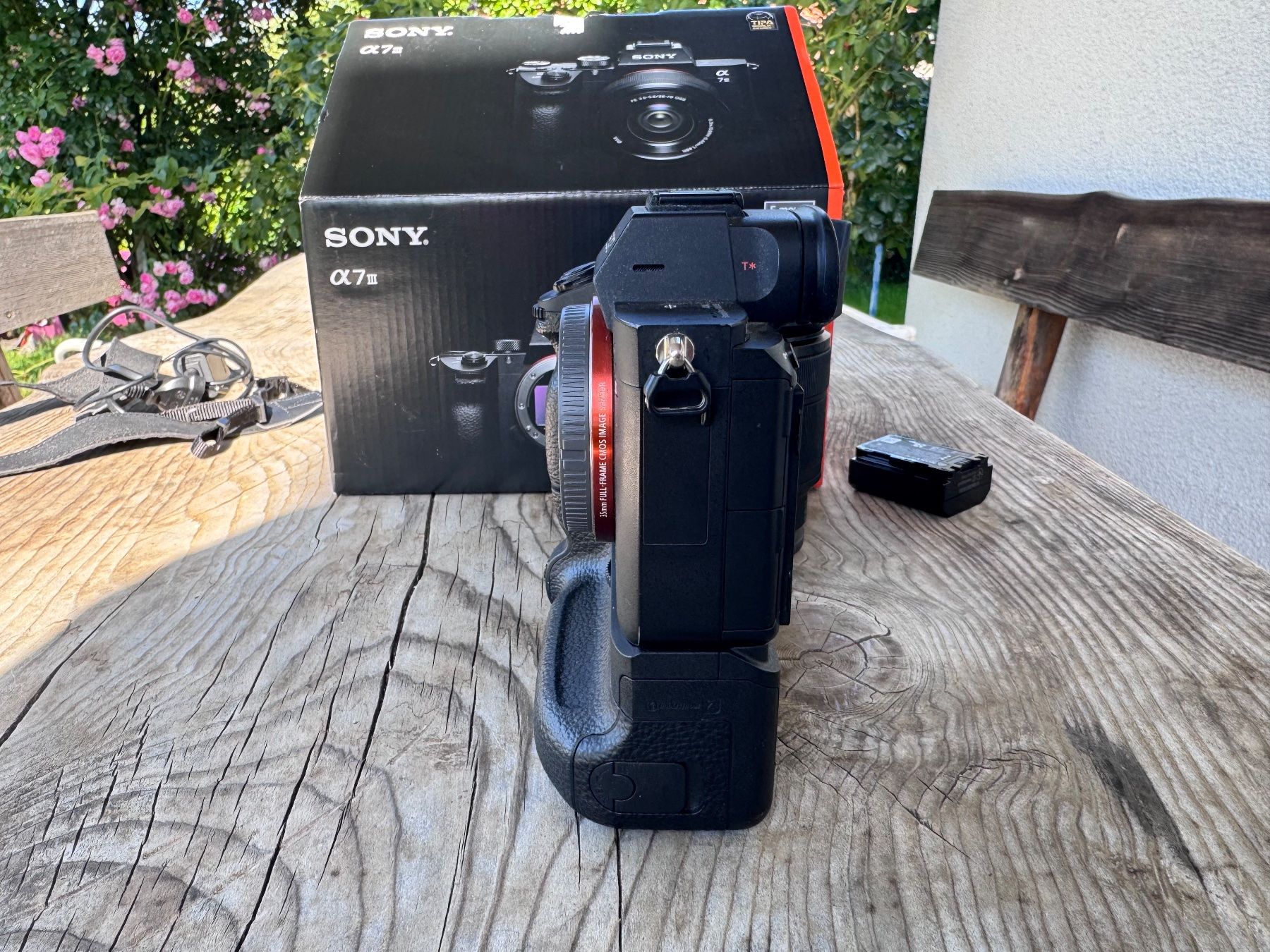 Sony Fotocamera: Sony A7 III + Original VG-C3EM + FE 28-70 OSS – Usato da Lüchingen venduto da mango002 3