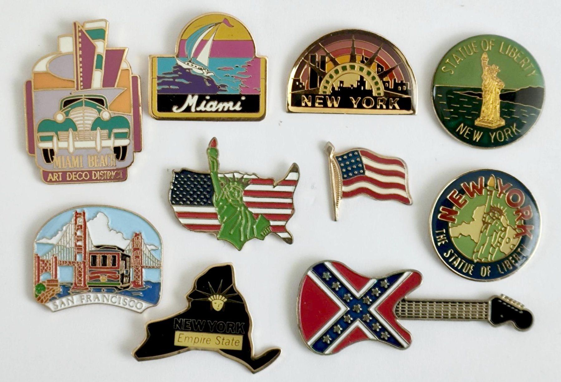 Plaketten & Abzeichen: 10  Pins USA – Gebraucht aus Pfäffikon ZH von Colacity