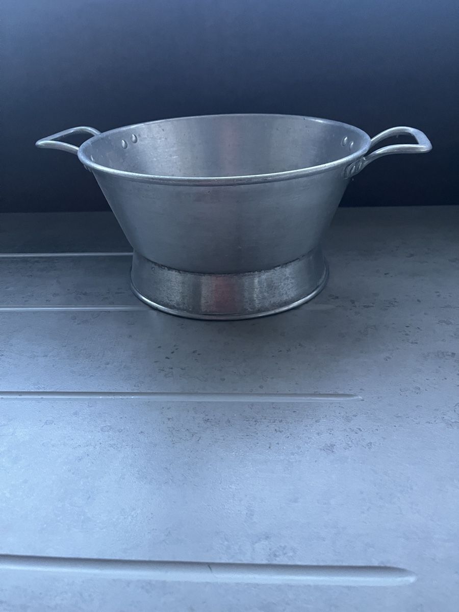 Cucine complete: Passoire en aluminium – Usato da St. Prex venduto da Nikolletta