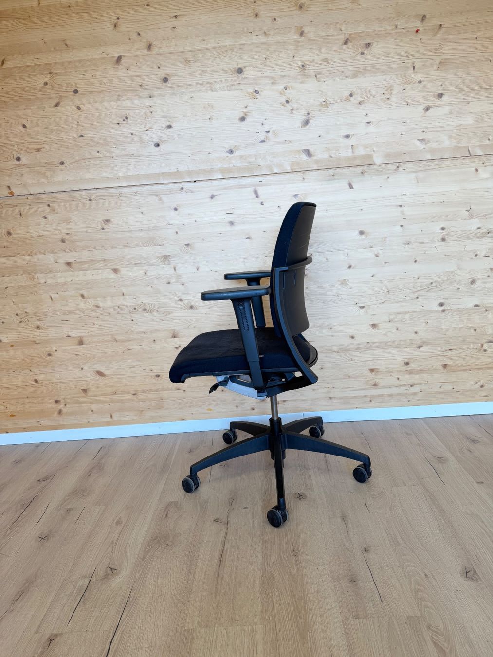Sitag Sedie: Bürostuhl, Sitag ab 1.- – Usato da Grenchen venduto da Design-Outlet 2