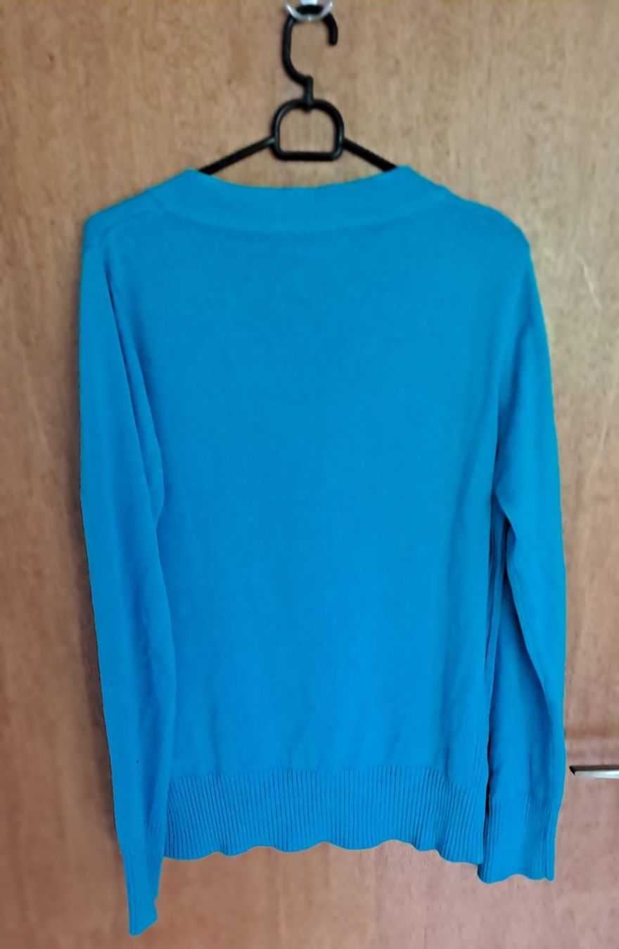 Maglioni & Felpe: Sehr schöner hellblauer Strickpullover, extralange Ärmel – Usato da Eschert venduto da PS.. 1