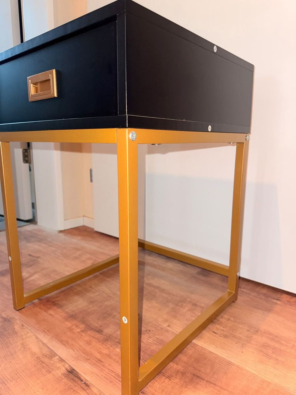 Comodini: Nachttisch schwarz gold – Usato da Pfungen venduto da Panino7 1