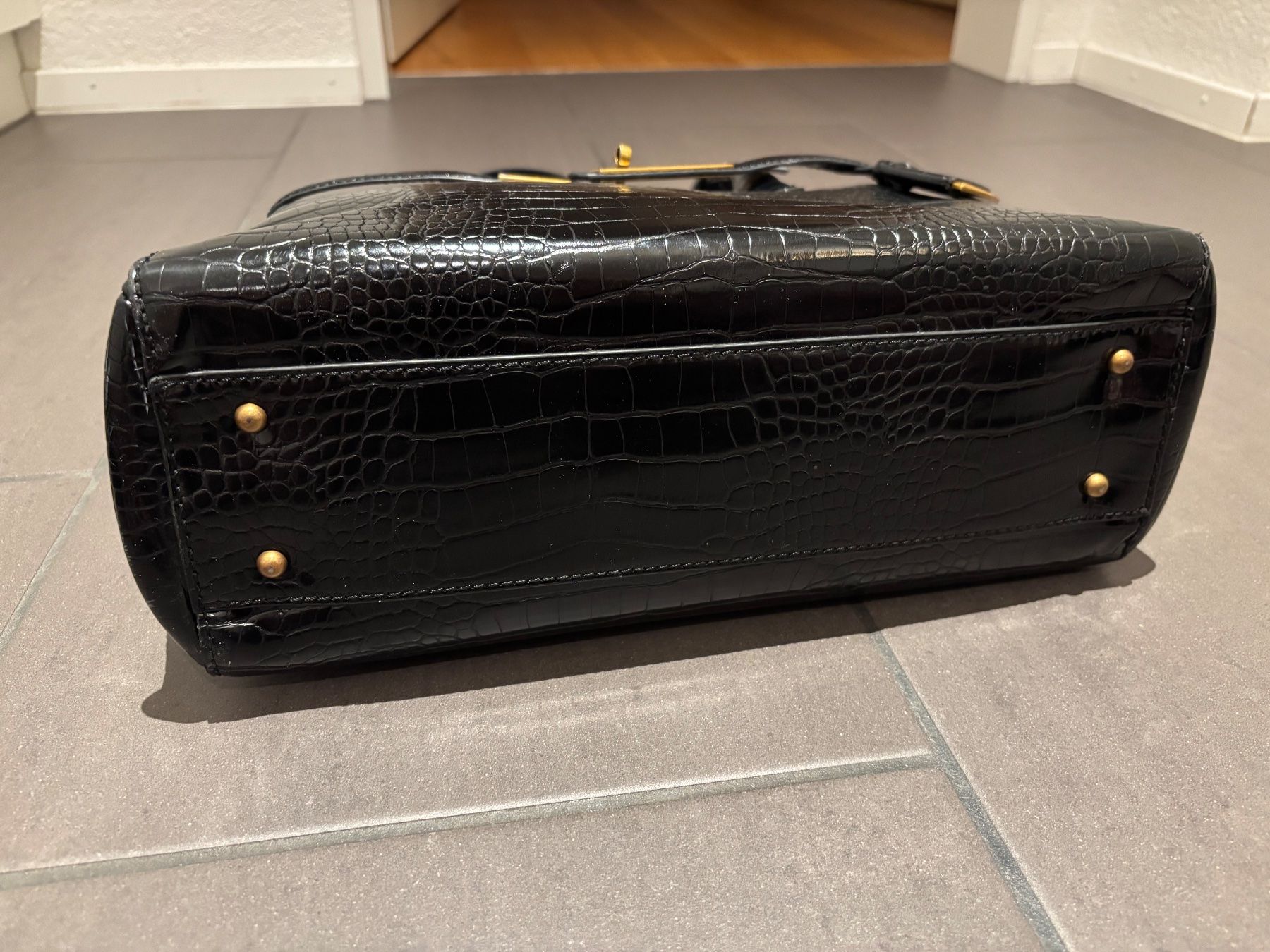 Taschen für Damen: Handtasche – Gebraucht aus Grosshöchstetten von Kreator20 4