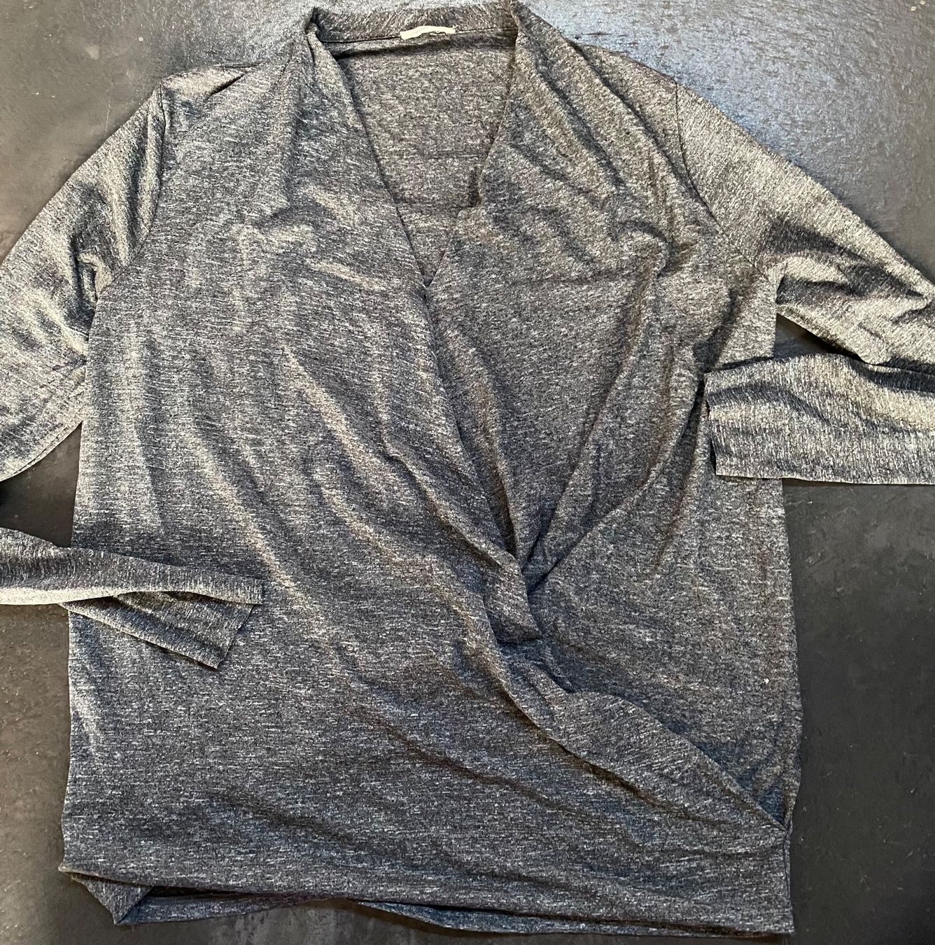 Top: Top Grau American Vintage 38 – Usato da Chur venduto da simhofstr