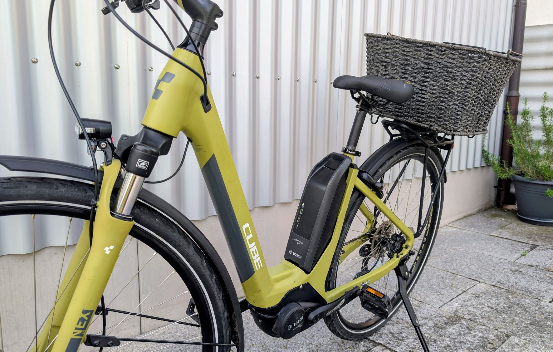 Cube Biciclette: Cube E-Bike Damen, Bosch Motor, mit Korb – Usato da Oberriet SG venduto da Bokost 3