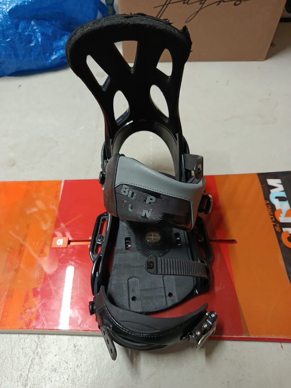 Burton Boards: burton Custum Snowboard – D'occasion à Bonaduz par unihockey30 7