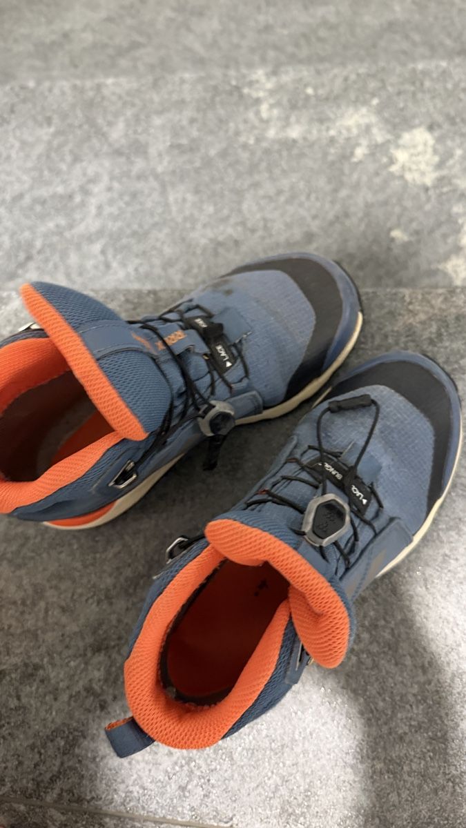 Adidas Scarpe per ragazzi: Adidas Terrex Wanderschuhe Gr. 30 – Usato da Steinhausen venduto da inmumi 1