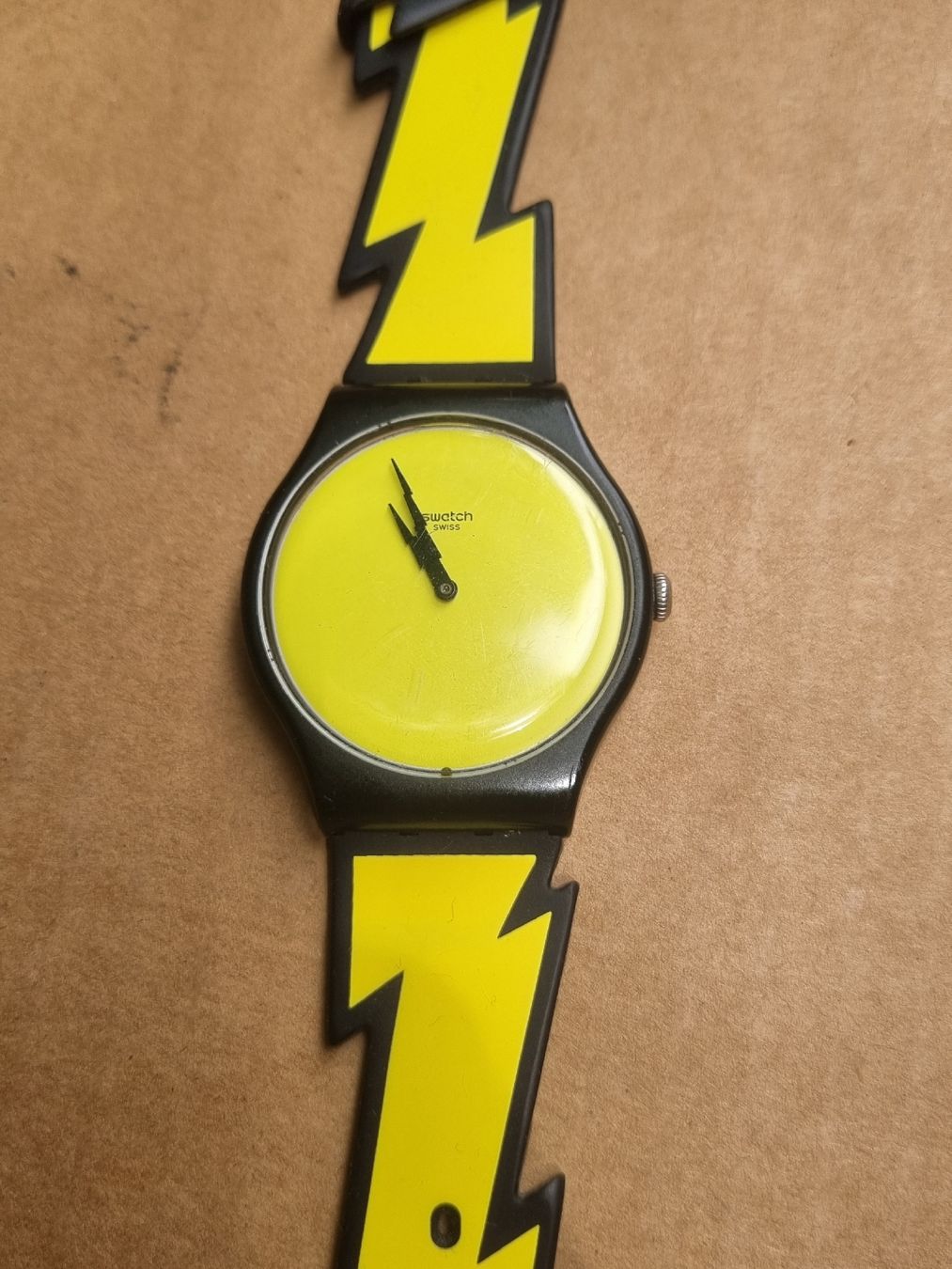 Swatch Orologi: Swatch Geremy Scott – Usato da Schaffhausen venduto da Leveron13 4