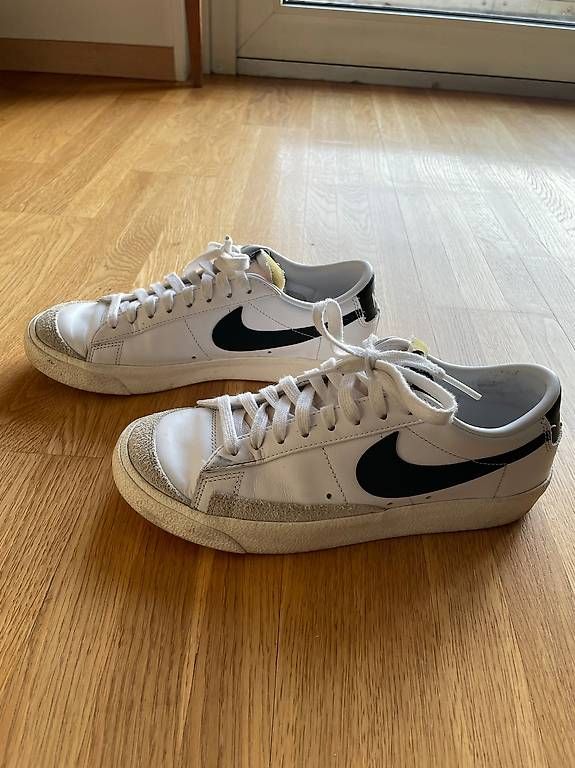 Nike Scarpe da donna: Basket Nike Blazer Low '77 blanche – Usato da Pully venduto da jul_tp8w 1