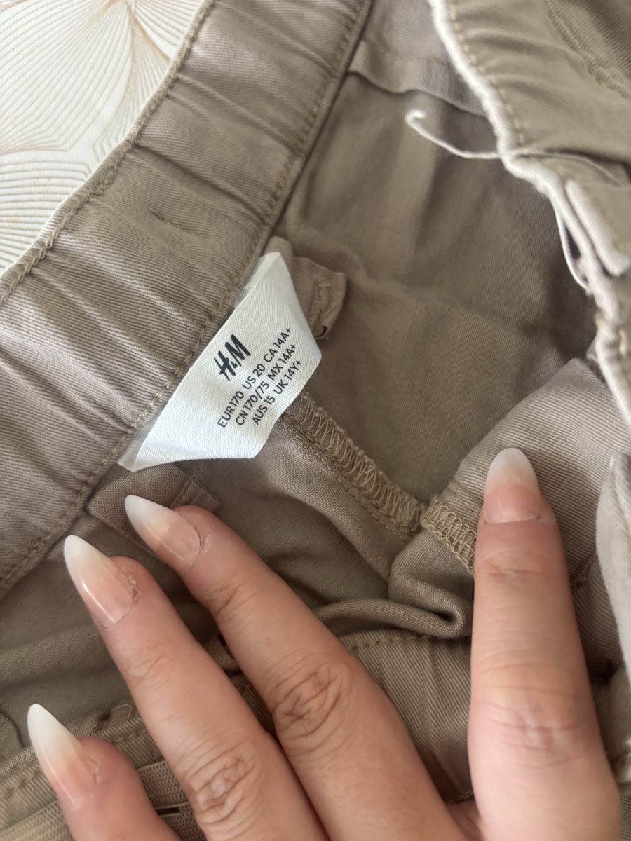 H&M Pantalons: Pantalons  – Neuf (Voir description) à Monthey par mon_sgm8