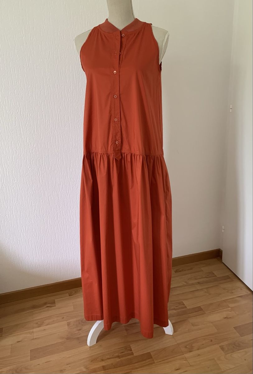 Liviana Conti Vestiti: Robe Liviana Conti neuve  – Nuovo e nell'imballaggio originale da Gland venduto da TallyEva