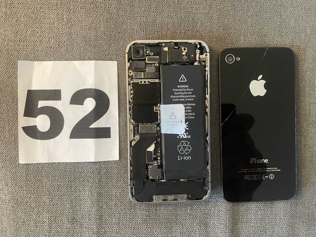 Apple Telefoni cellulari / Smartphones: Apple IPhone 4S A1387 - Pour pièces, restauration réparation – Difettoso da Denges venduto da Ricautomotive 1