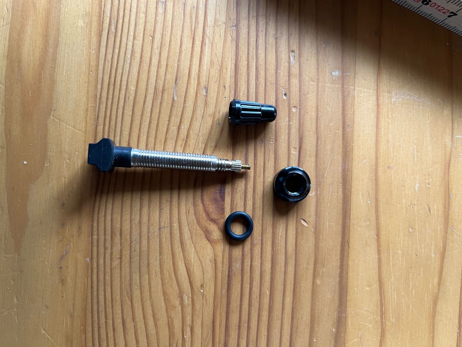 Pièces détachées: Tubeless Ventil – Neuf (Voir description) à Brunnen par alacarteliquidation 1