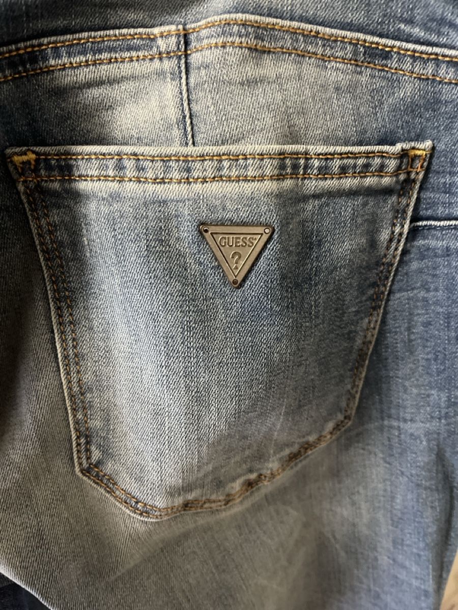 Guess Jeans: Guess Jeans, Curve X, Grösse 32, – D'occasion à Zürich par Belisimo 2