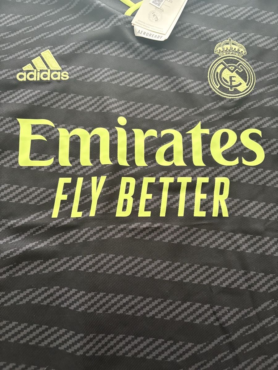 Real Madrid Maillots de corps & Pantalons: Real Madrid Trikot 22/23 – D'occasion à Domat/Ems par tim_lq6b 3