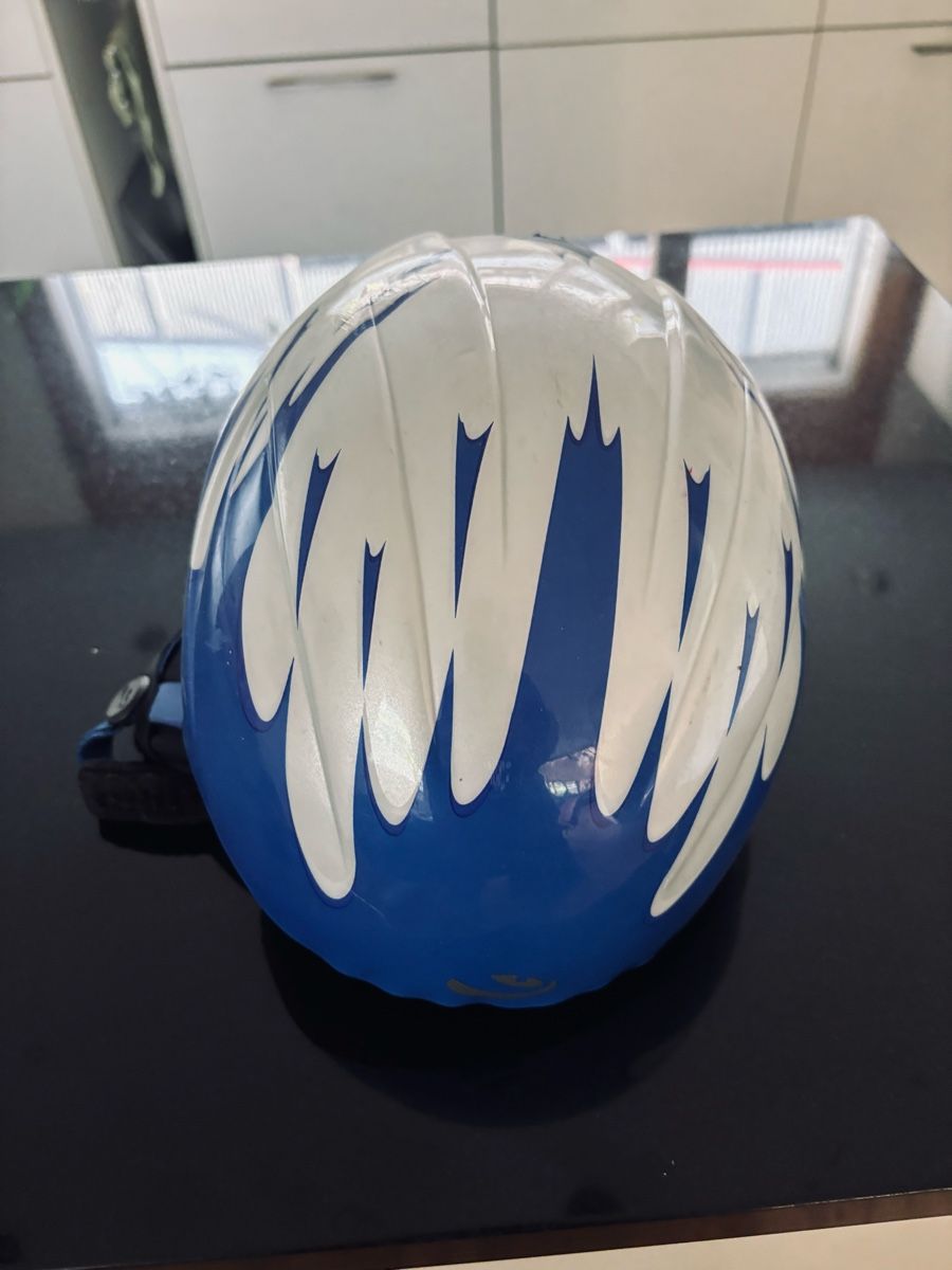 Caschi: Skihelm Giro blau weiss gebraucht  – Usato da meiringen venduto da Vlinder01