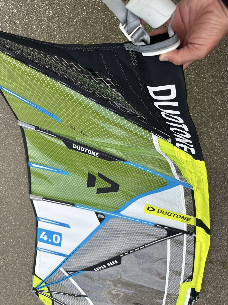 Duotone Surf: Duotone Super Hero 4.0m top Windsurf Wavesegel – Usato da Frauenfeld venduto da Chrisspecki 1