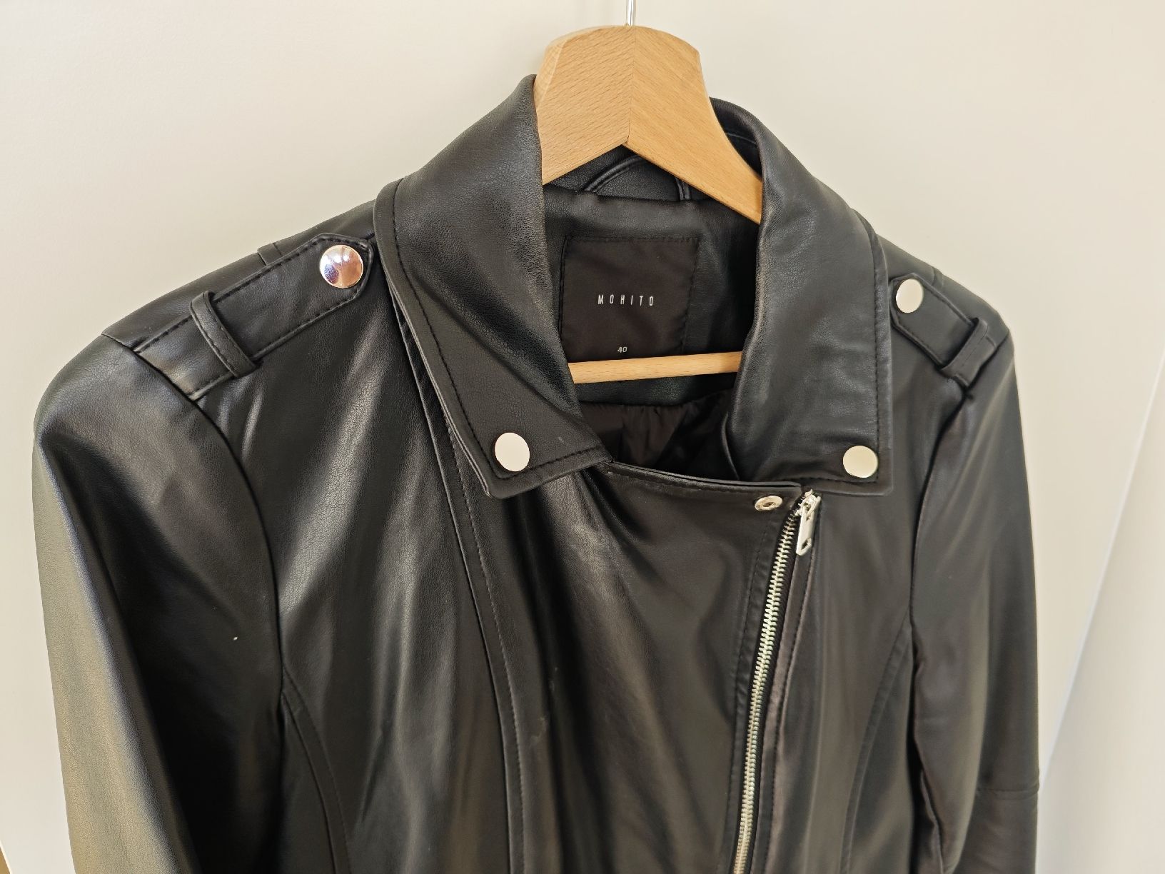 Giacche: Stylish Black Leather Jacket Mohito Gr. 40 – Nuovo (secondo la descrizione) da Zürich venduto da alu_dzr7 3