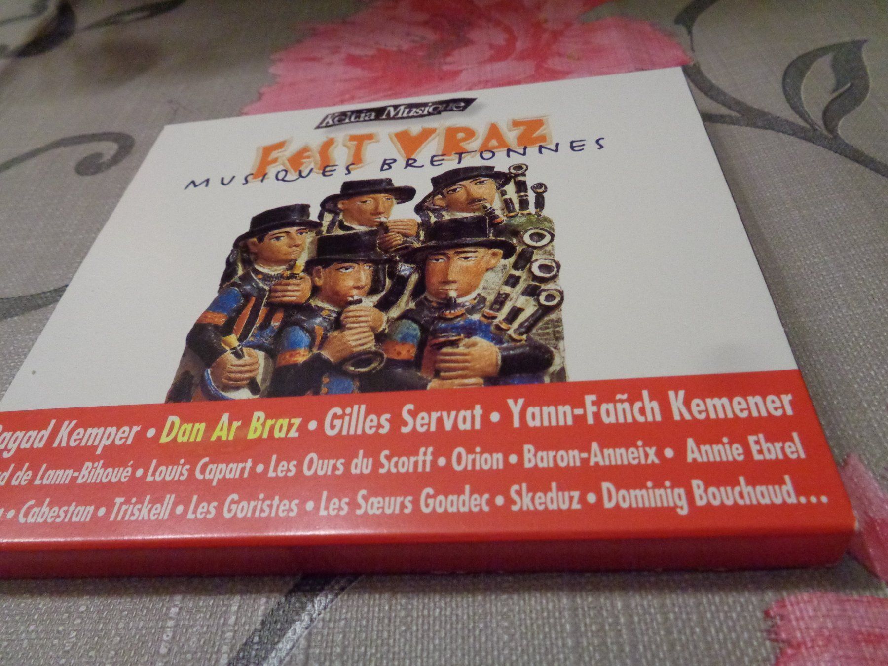 CD: Keltia Musique - Fest Vraz CD – Usato da Olten venduto da Disc-Ausverkauf