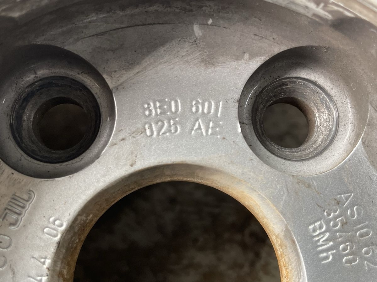 Audi Cerchioni: Alufelgen Audi – Usato da Reinach AG venduto da pred1512 8