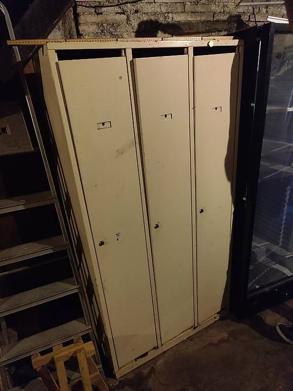 Schränke: Zwei Spintschränke/ Metallschränke – Gebraucht aus Zürich von fjeroen 2