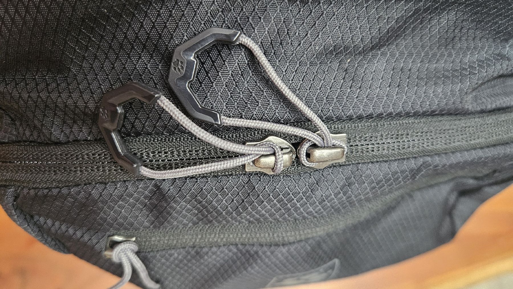 Jack Wolfskin Zaini: Jack Wolfskin Rucksack 22l mit Regenhülle – Nuovo (secondo la descrizione) da Schaffhausen venduto da apa_7xt7 3