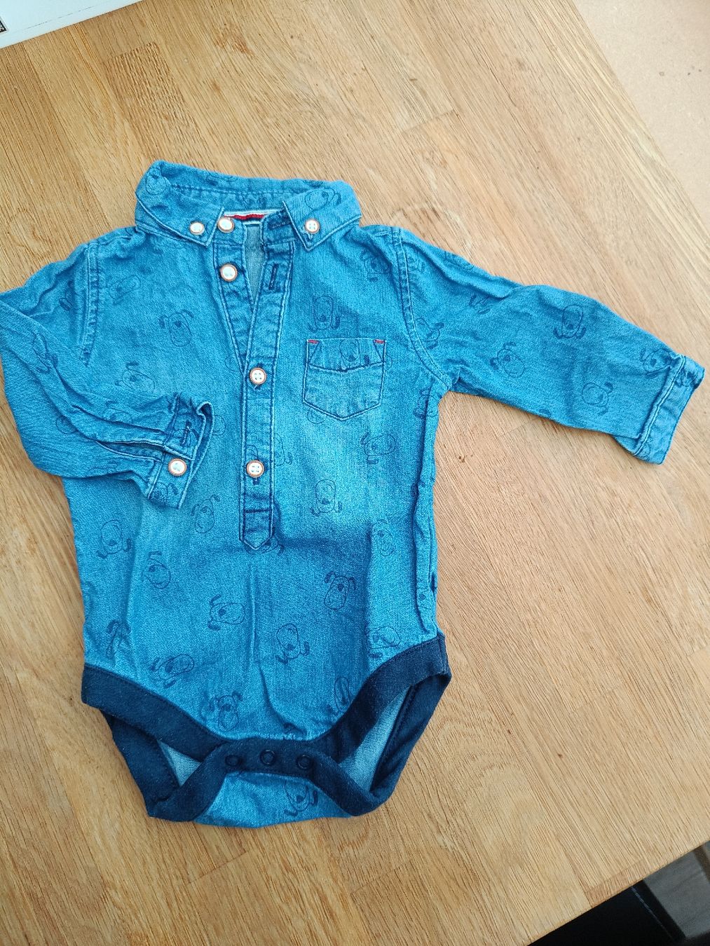 Chemises, Tops & T-shirts: Hemd Body Grösse 68 – D'occasion à Jaberg par urig17.