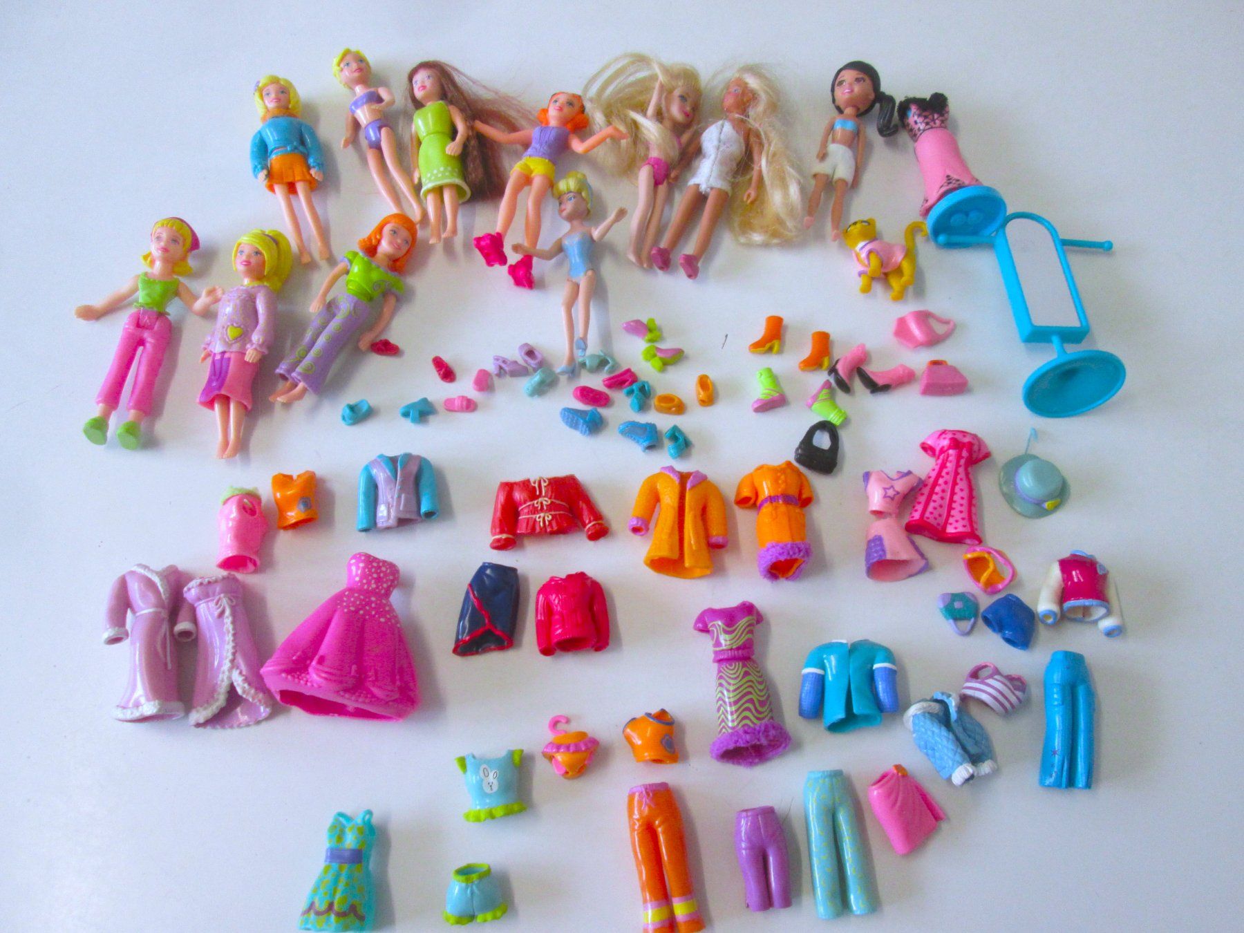 Bambole: 11 Plastikpuppen mit Gummikleidung – Nuovo (secondo la descrizione) da Sementina venduto da babucia