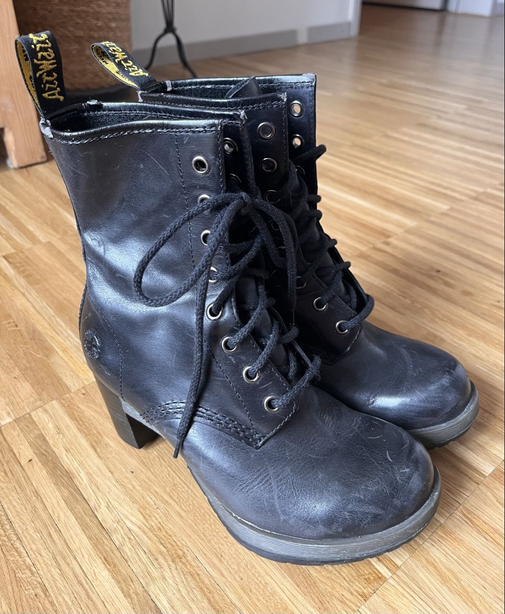 Dr. Martens Chaussures femmes: DR.  MARTENS / Darcie / Stiefel / Boots / 37 – D'occasion à Kloten par fifferlotti