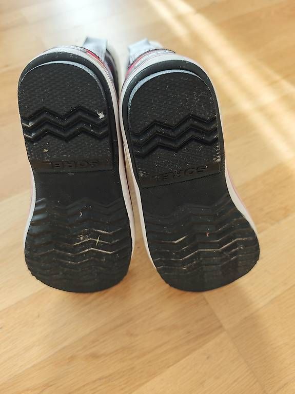 Schuhe für Jungen: Sorel Winterschuhe Grösse 34 – Gebraucht aus Zürich von wydleri 1