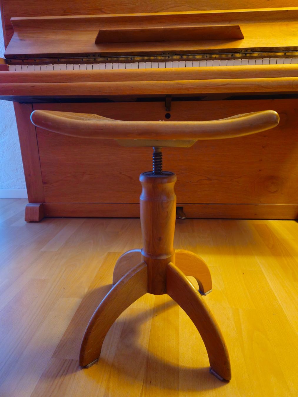 Instruments de musique: Klavier mit Hocker – D'occasion à Davos Dorf par Outdoor1700 7