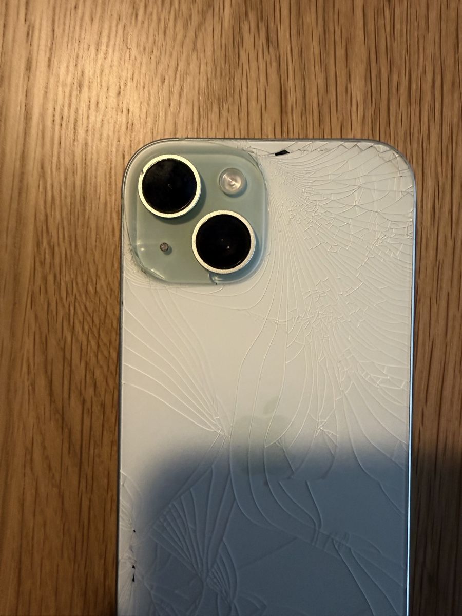 Apple Telefoni cellulari / Smartphones: IPhone 15 128GB gebraucht – Usato da Zollikofen venduto da PokemonYB 3