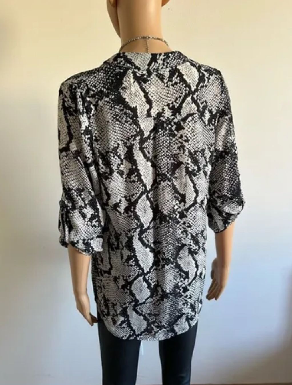 H&M Blusen: CAMEO ROSE (Indonesia) L XL / NP55CHF Python Tunika Bluse – Neu (gemäss Beschreibung) aus Kölliken von Prscoo 4