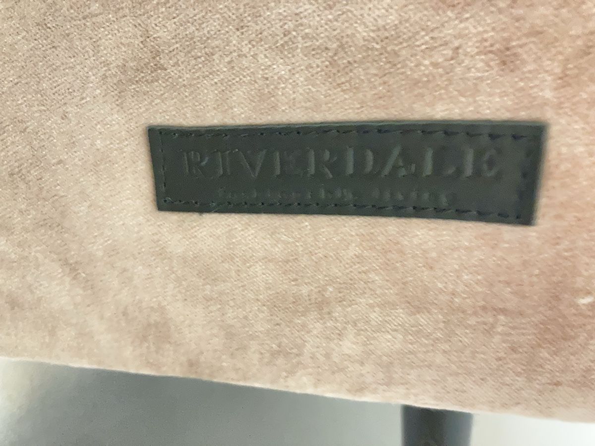 Divani: Riverdale Sofa, Rosa Samt – Usato da Stäfa venduto da matrat 2