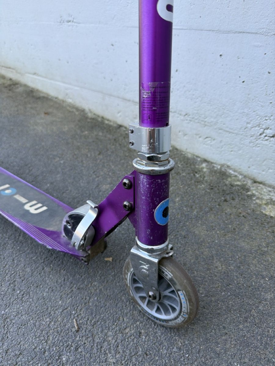 Micro Kickboard: Lila Micro Scooter, Bändeli am Lenker (abnehmbar) – Usato da Egnach venduto da Staubius2 4