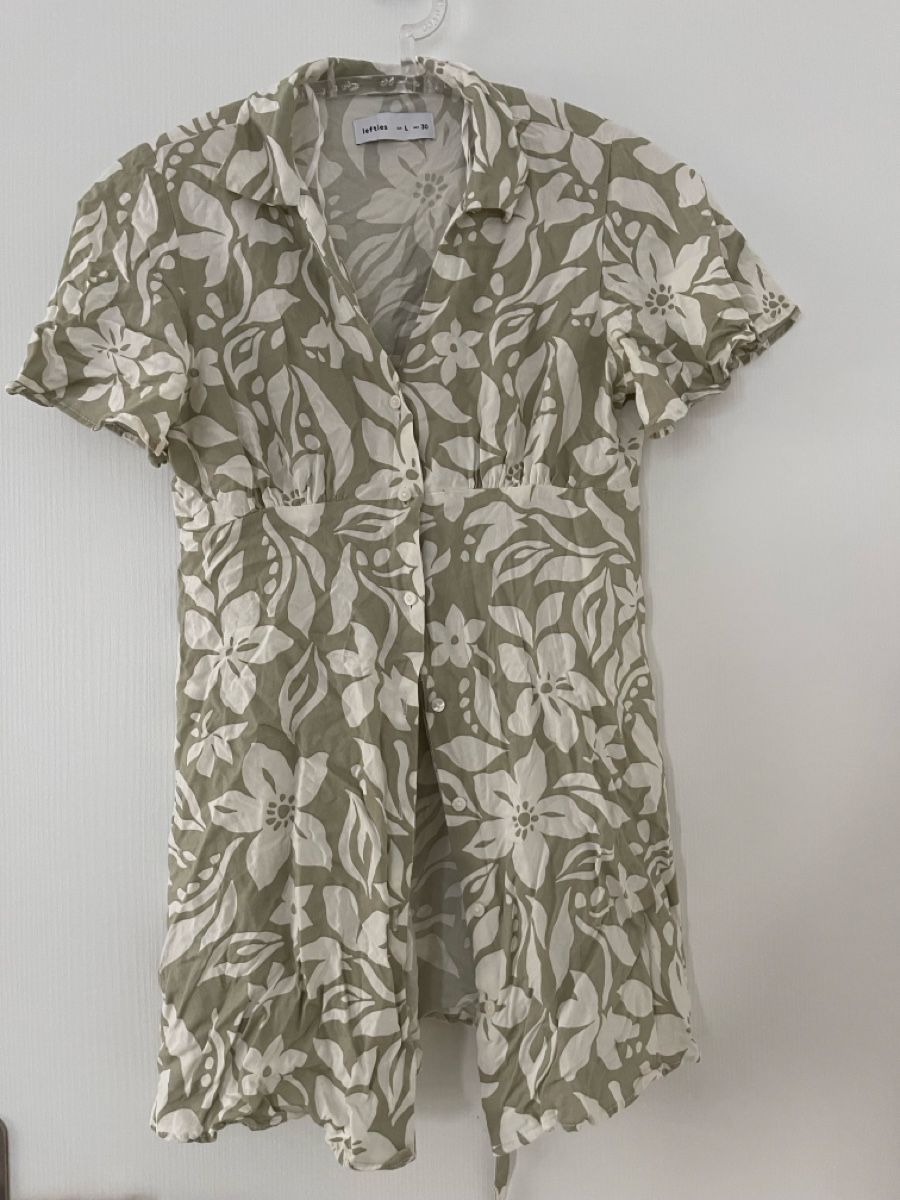 Vestiti: Sommerliches Kleid mit Blumenmuster – Nuovo (secondo la descrizione) da Wetzikon ZH venduto da man_7mn7