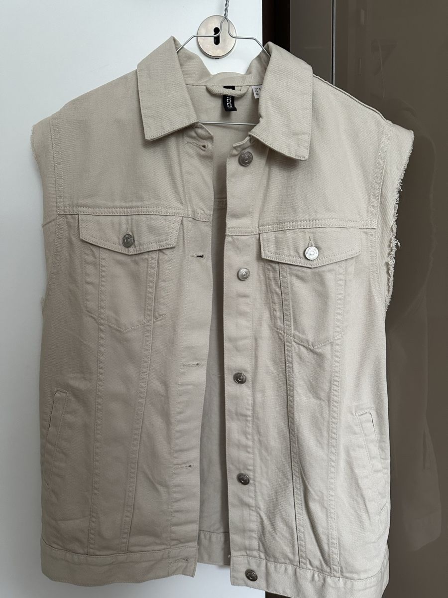 H&M Gilets & Westen: H&M Divided Weste/Gilet, Beige, Gr. S - Oversized – Gebraucht aus Zürich von Schoekin
